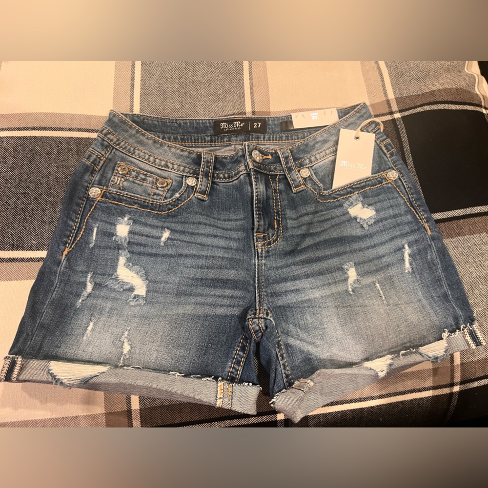 NWT Miss Me Mid-Rise Shorts